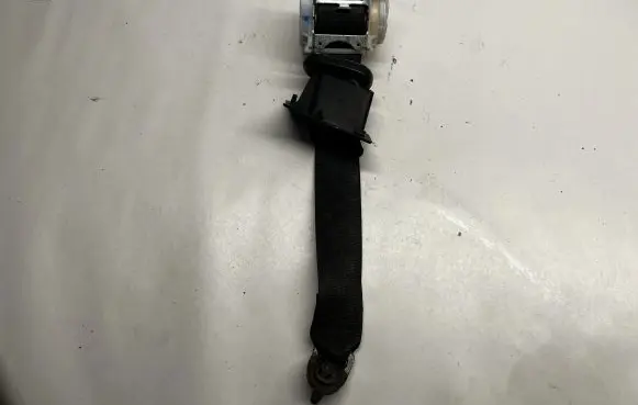 Ford Mustang VI Rear seatbelt FR3B76611B68AE3ZHE