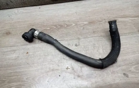 Volvo V70 Engine coolant pipe/hose 30745335