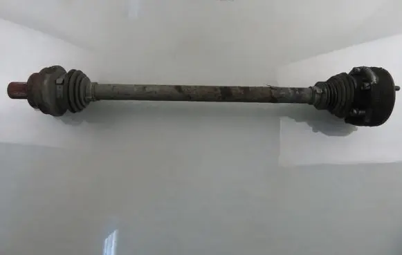 Volkswagen Golf V Rear driveshaft