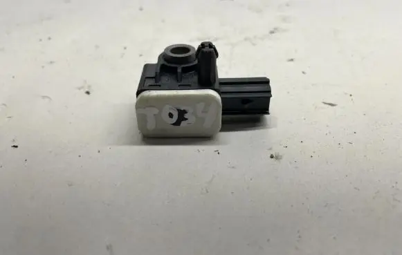 Ford Fusion Airbag deployment crash/impact sensor CM5T14B006