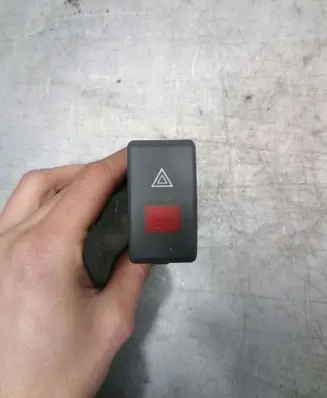 Skoda Octavia Mk1 (1U) Hazard light switch
