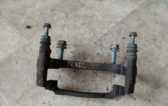 Volkswagen PASSAT B8 Front brake caliper 57140