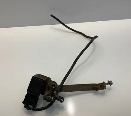 Mercedes-Benz E W211 Air suspension front height level sensor A0105427717 0105427717