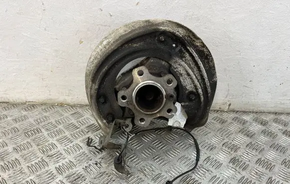 BMW 5 G30 G31 Front wheel hub 115772 6871191