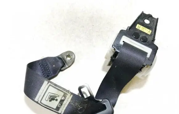 Mazda 6 Rear seatbelt
