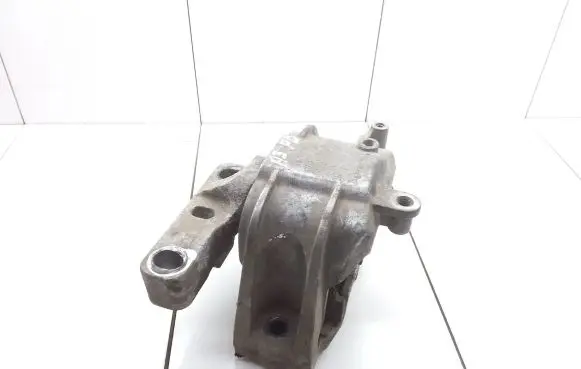 Audi A3 S3 8P Engine mount bracket 1K0199262 1K0199262AT