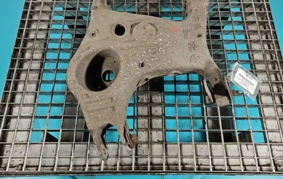 Rear control arm