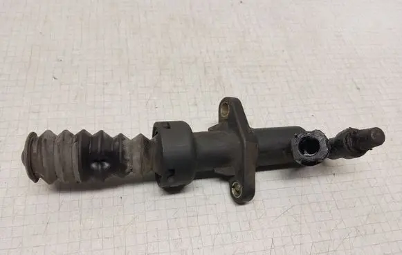 Peugeot 307 Clutch slave cylinder 