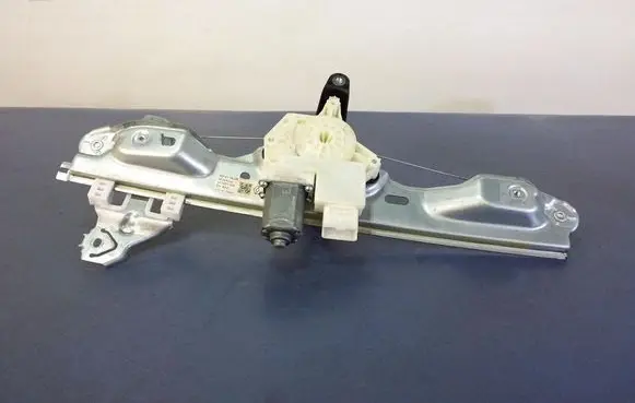 Renault Kadjar Rear door window regulator with motor 827217622R