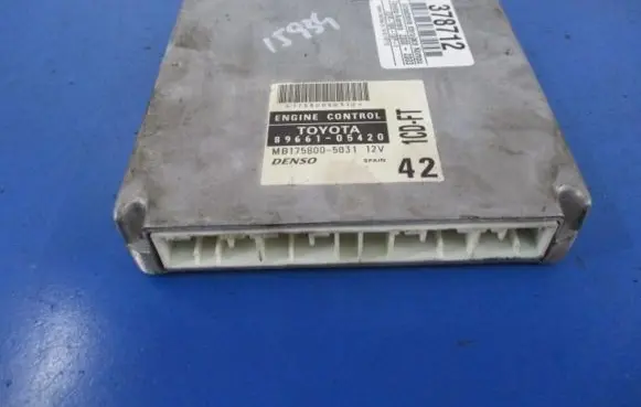 Toyota Avensis Verso Engine control unit/module ECU 89661-05420