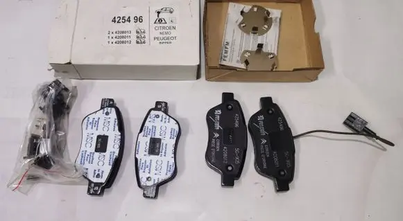 Peugeot 308 Brake pads (rear) 425496