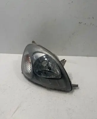 Toyota Yaris Headlight/headlamp
