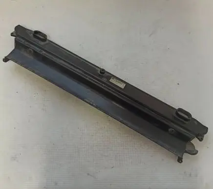 BMW 5 E60 E61 Radiator mount bracket 7787830 7792844 B420160