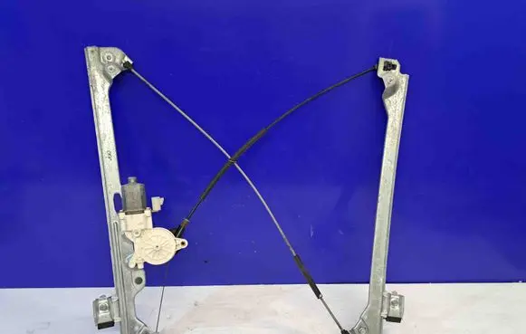 Chevrolet Tahoe Front door electric window regulator CM092170B