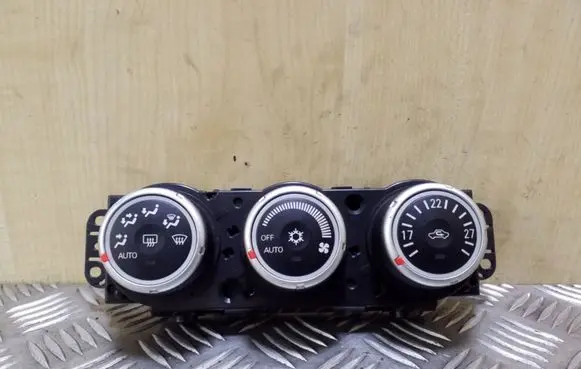 Mitsubishi Outlander Climate control unit 7820A082XA