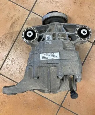 Dodge Challenger Rear differential 68427796AA 05038702AG 5038702AD
