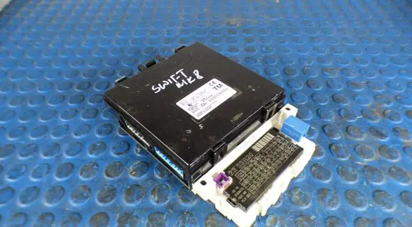 Suzuki Swift III Central body control module CART3678579SD0 3678579SD0 116RI003016
