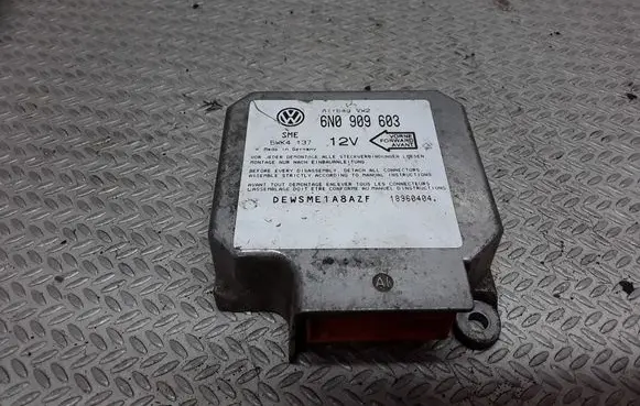 Volkswagen Golf III Airbag control unit/module 6N0909603 5WK4137