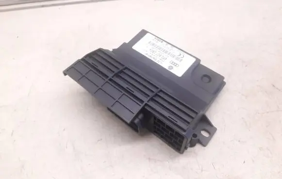 Audi A6 S6 C6 4F Power management control unit 4F0907280A F005S00102 4F0910280