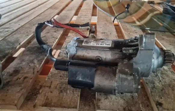 Volkswagen Touran III Starter motor 02E911022C