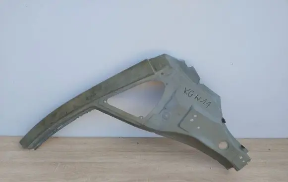 Toyota Auris 150 Front quarter panel AURIS06