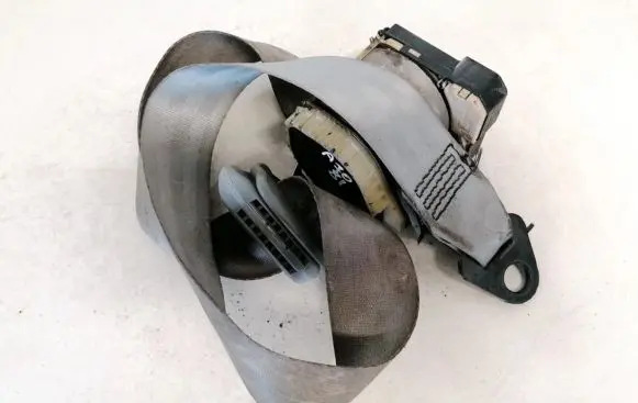 Renault Scenic I Front seatbelt 33008568 432478b