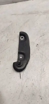 Volkswagen PASSAT B8 Shock absorber/damper mounting bracket 3g9827427