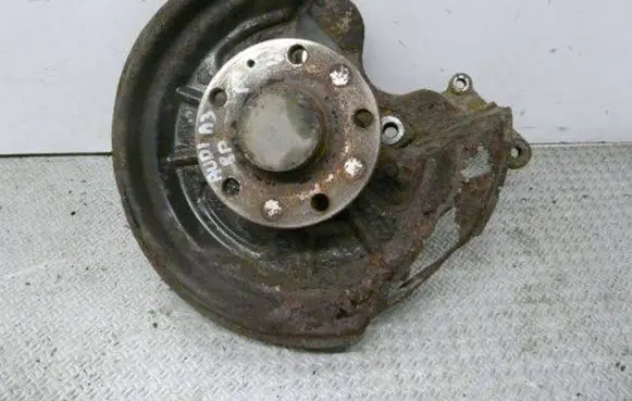 Rear wheel hub spindle/knuckle