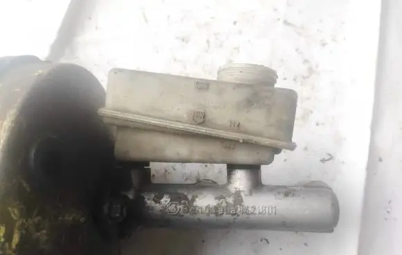 Master brake cylinder