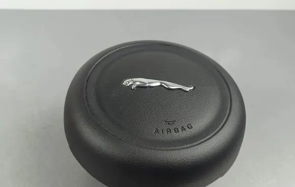 Steering wheel airbag