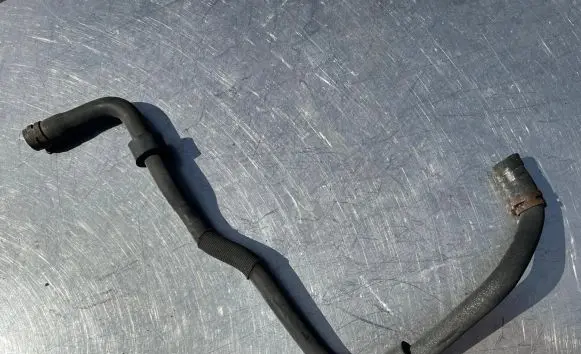 Volkswagen Touran I Engine coolant pipe/hose 1K0122109M
