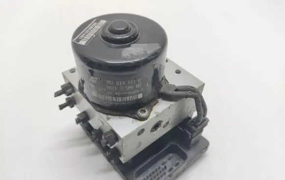 Seat Alhambra (Mk1) ABS Pump 1J0907379P 5WK8476 10094903313