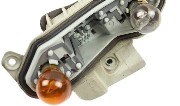 Opel Vectra C Tail light bulb cover holder 443041 443045