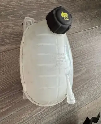 Renault Symbioz Coolant expansion tank/reservoir 217102572R