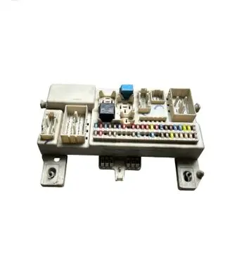 Volvo V50 Fuse module 8690719