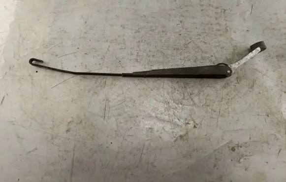 Suzuki Grand Vitara I Front wiper blade arm P5904