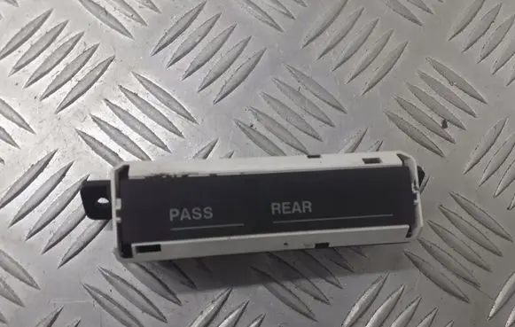 Mazda 3 I Screen/display/small screen BR5S55260