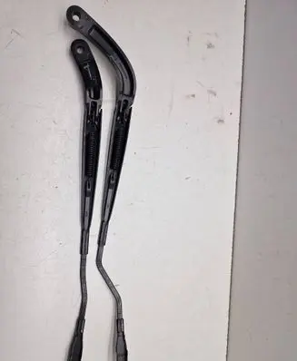 Ford Mustang VI Front wiper blade arm FR3B17C495AA FR3B17B589AA