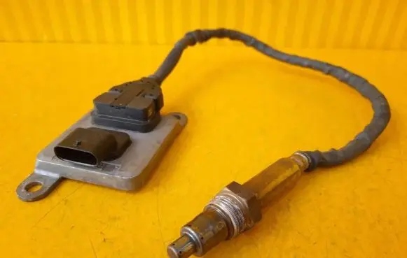 Mercedes-Benz C W205 Lambda probe sensor A0009053503