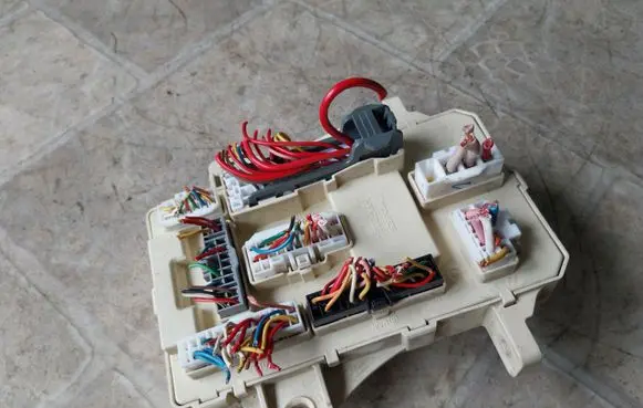 KIA Ceed Fuse module 919502H500