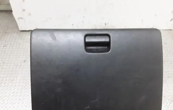 Mitsubishi Outlander Glove box