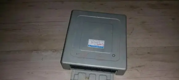 Mitsubishi Colt Engine control unit/module MD760511 G1T17476E