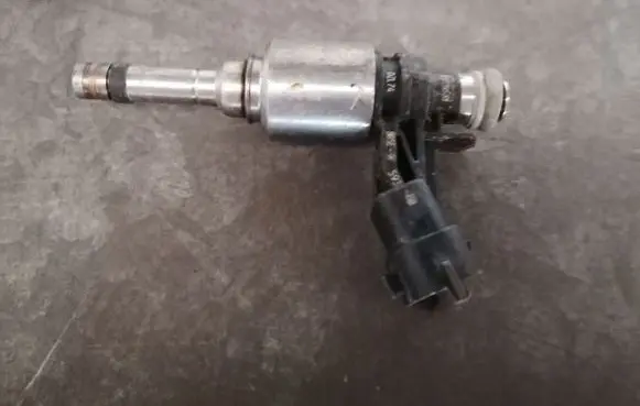 Ford Focus Fuel injector 0261500333-T