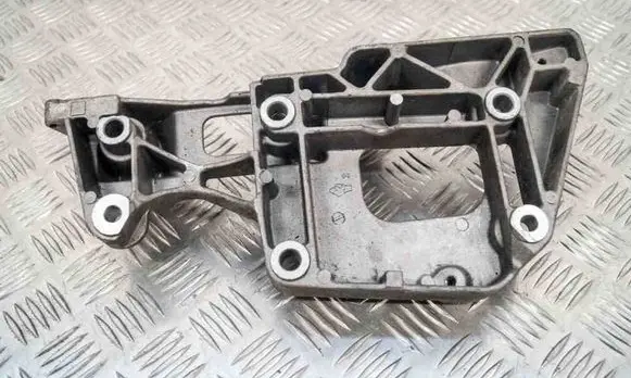 Volkswagen PASSAT B6 Other engine bay part 06F903143F