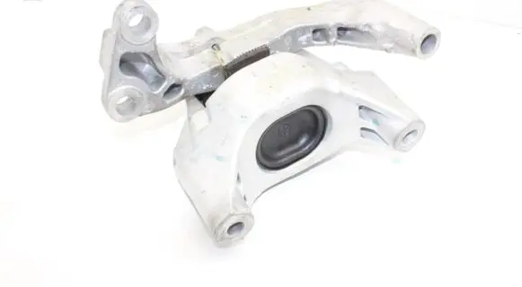 Nissan X-Trail T33 Engine mount bracket