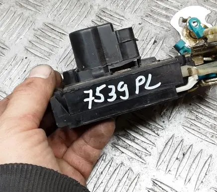 Chevrolet Lacetti Front door lock 4E18