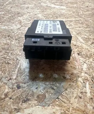 BMW 3 E90 E91 Antenna control unit 000145963 9130047 00401838C2