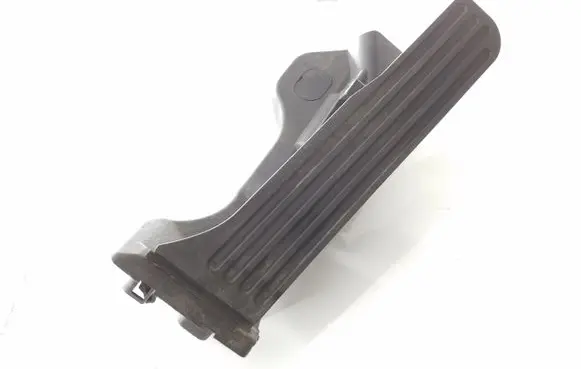 Volkswagen Golf Plus Accelerator throttle pedal 1K1723503M 6PV00889001
