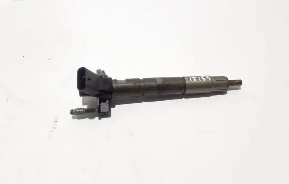 BMW 5 G30 G31 G38 Fuel injector 8599210