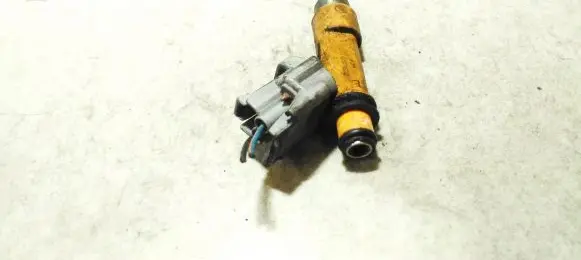 Suzuki Swift I Fuel injector 2975000120